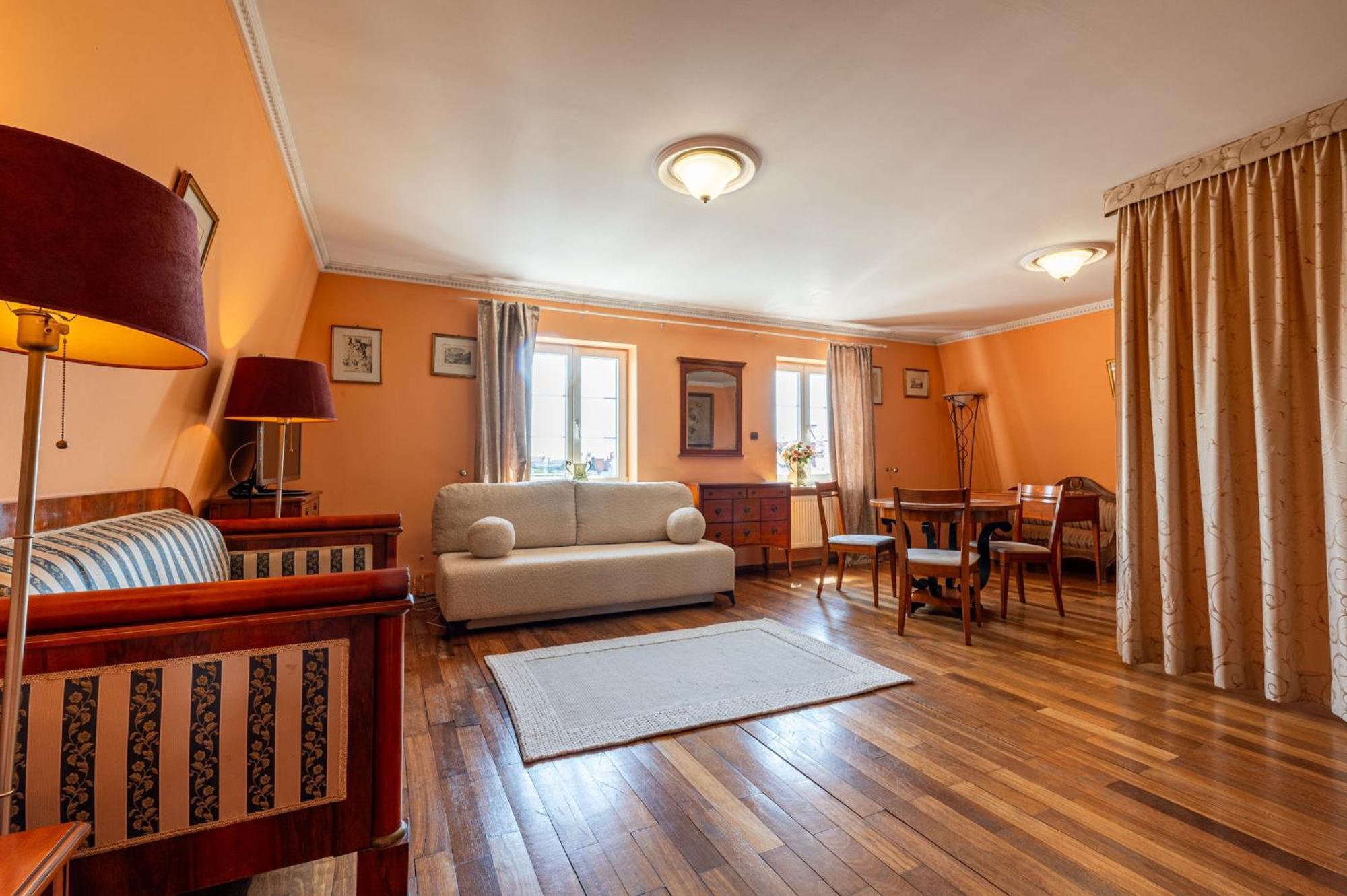 Rentplanet - Stare Apartament